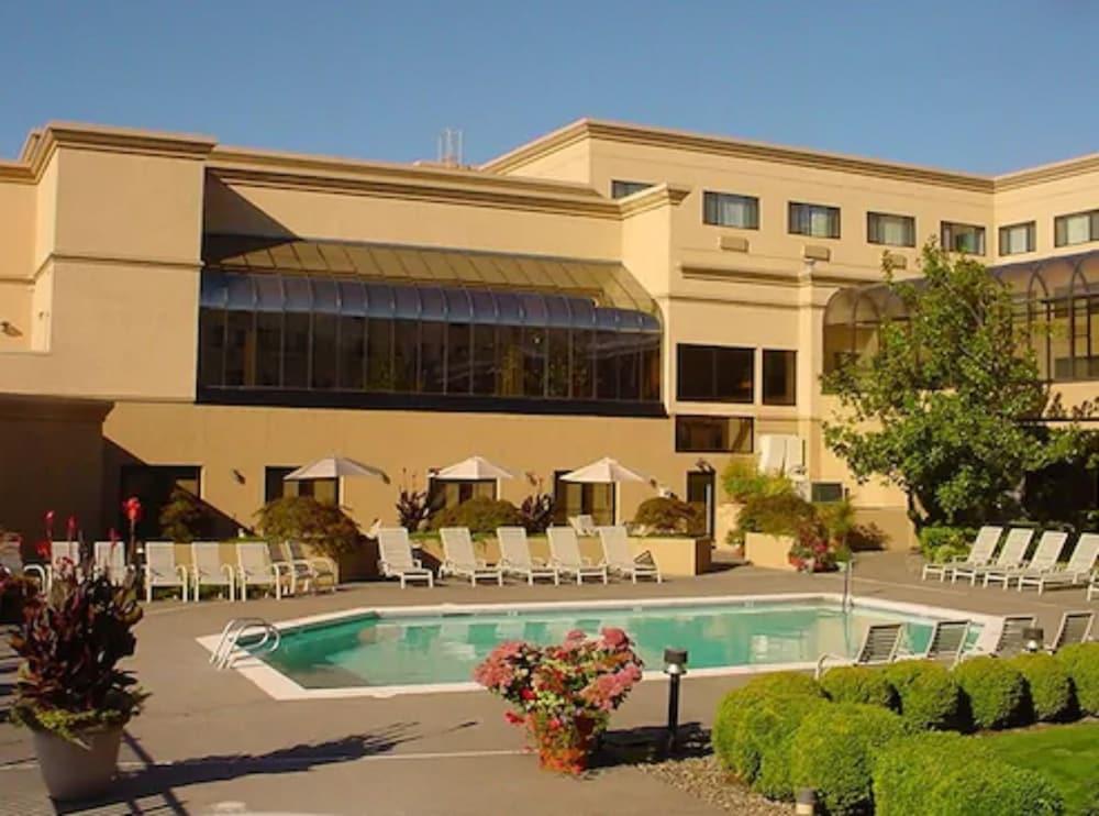 Monarch Hotel & Conference Center Clackamas Zewnętrze zdjęcie
